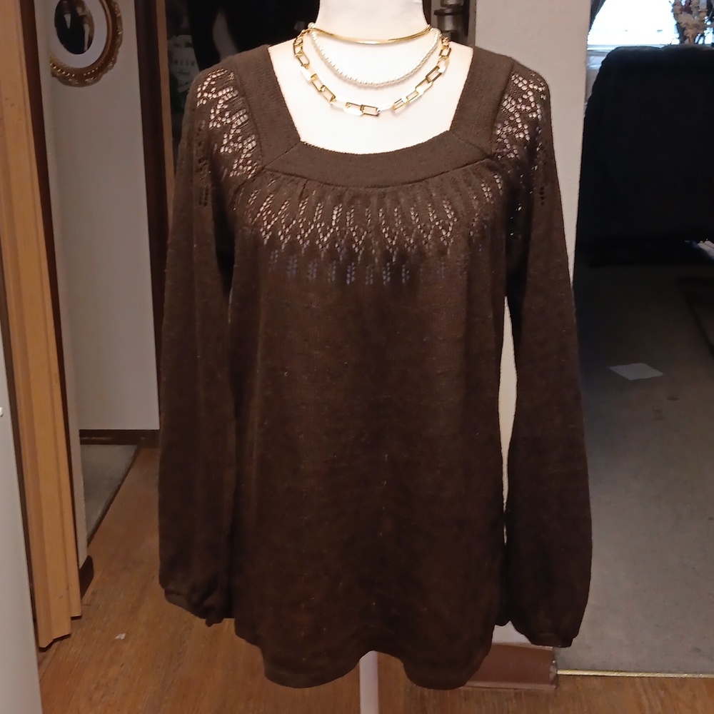 STUDIO Y DARK BROWN SWEATER